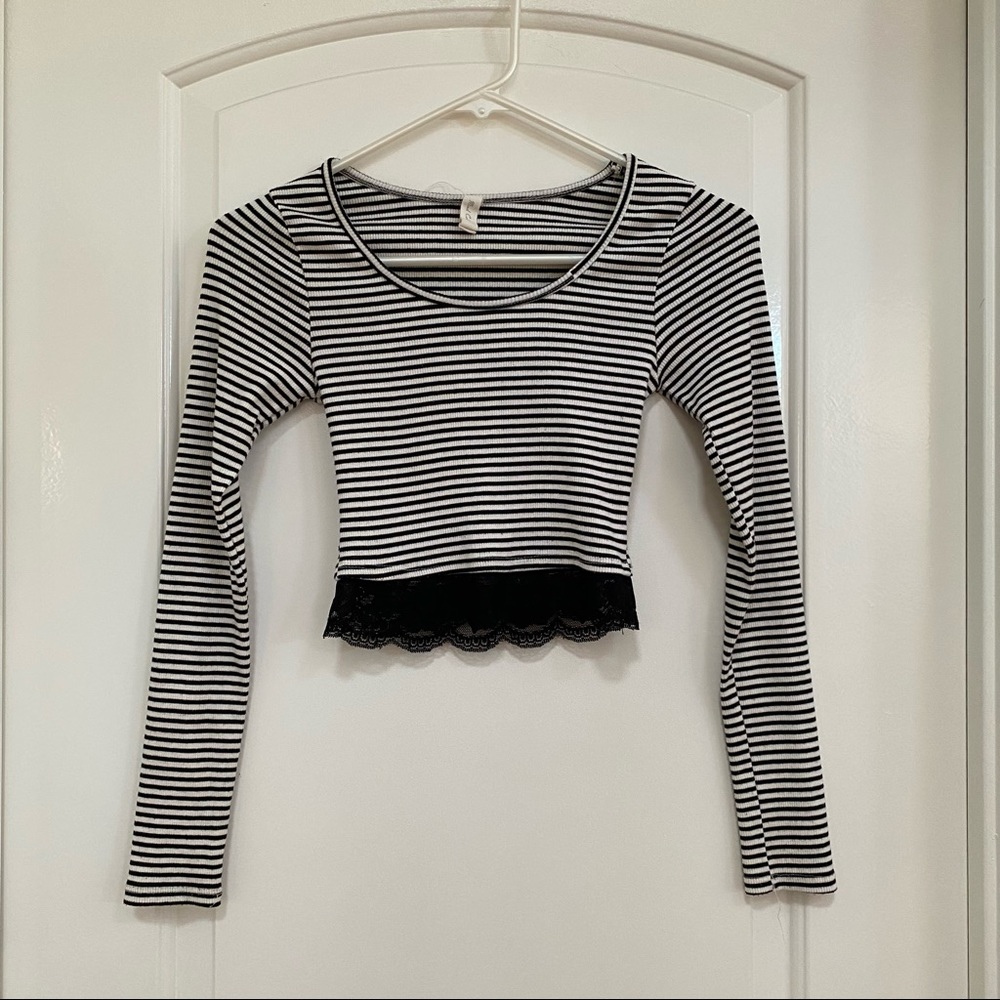 Mind Code Black & White Striped Lace Hem Long Sleeves Crop Top Women's Size S